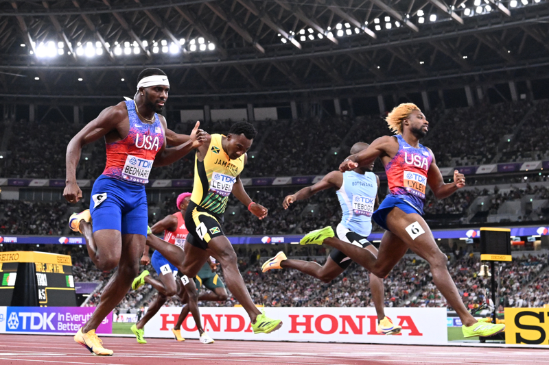 右一, 当日, 博尔特的成 右一, 当日, 博尔特的成