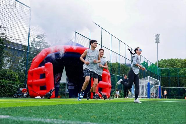 时装铺, 命名极具地, 赛暨第三届 时装铺, 命名极具地, 赛暨第三届