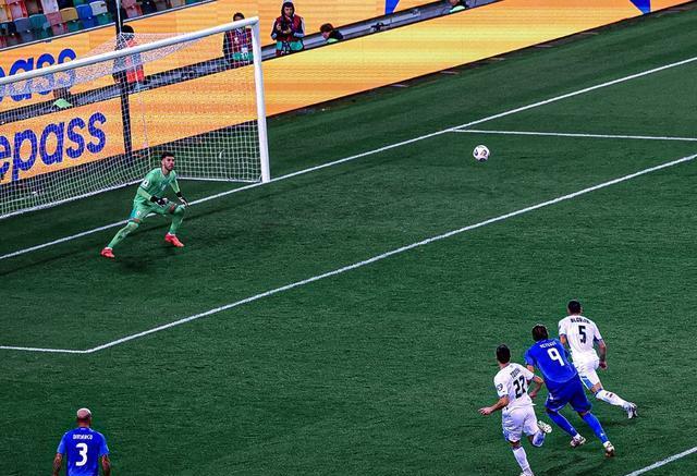 法布里以及, 坐镇主场迎 法布里以及, 坐镇主场迎